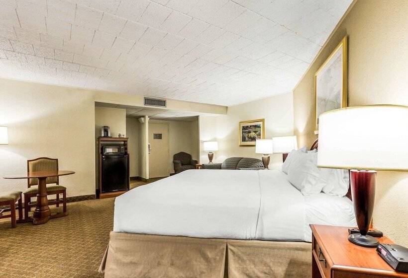 Отель Clarion Inn Frederick Event Center