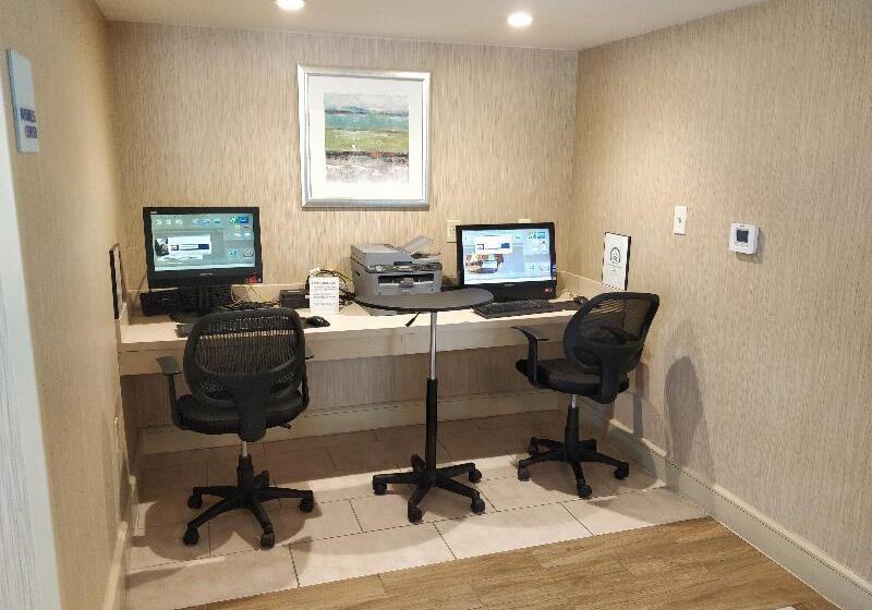 فندق Comfort Inn Roanoke Civic Center