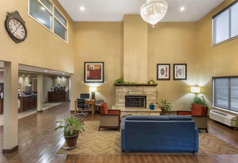 فندق Comfort Inn & Suites Black River Falls I94