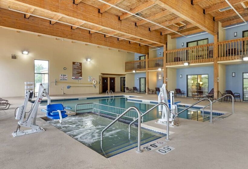 בית מלון כפרי Comfort Inn & Suites Black River Falls I94