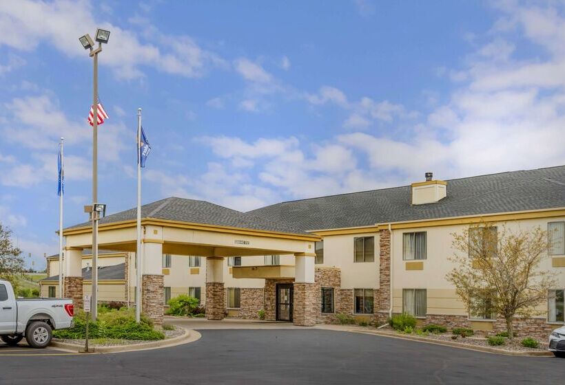 فندق Comfort Inn & Suites Black River Falls I94