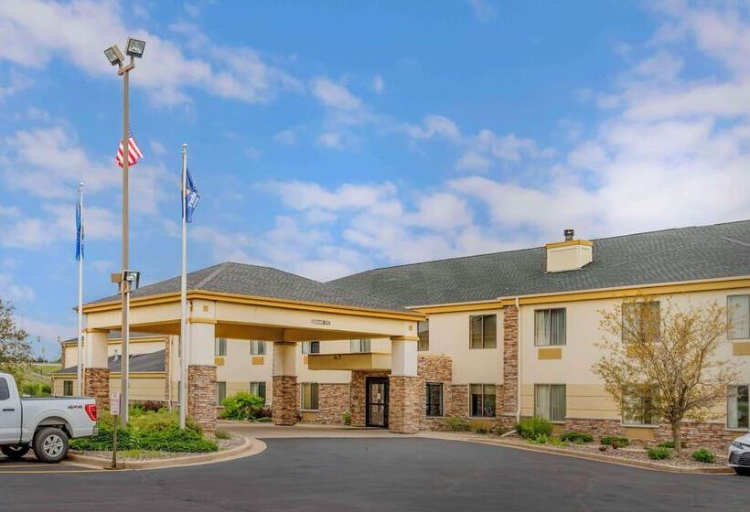 فندق Comfort Inn & Suites Black River Falls I94