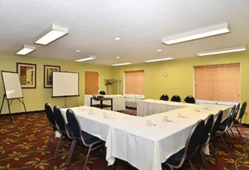 فندق Comfort Inn & Suites Black River Falls I94