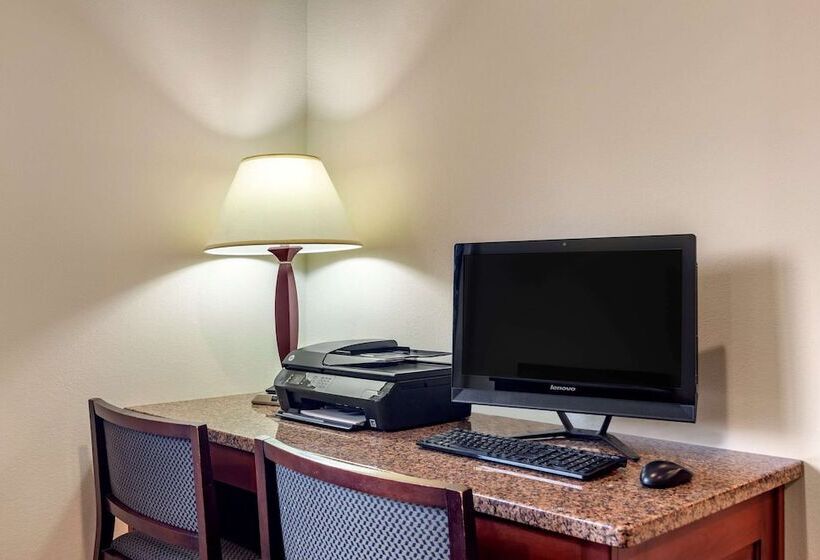 فندق Comfort Inn & Suites Dahlonega University Area