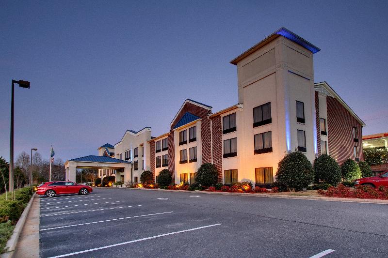 فندق Comfort Inn & Suites Dahlonega University Area