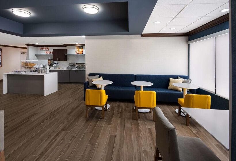 فندق Comfort Inn & Suites Fishers  Indianapolis