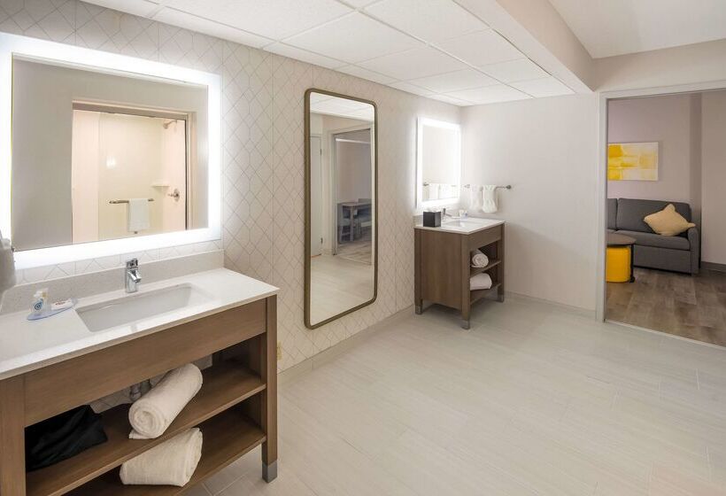 فندق Comfort Inn & Suites Fishers  Indianapolis