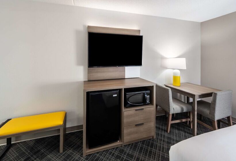 فندق Comfort Inn & Suites Fishers  Indianapolis