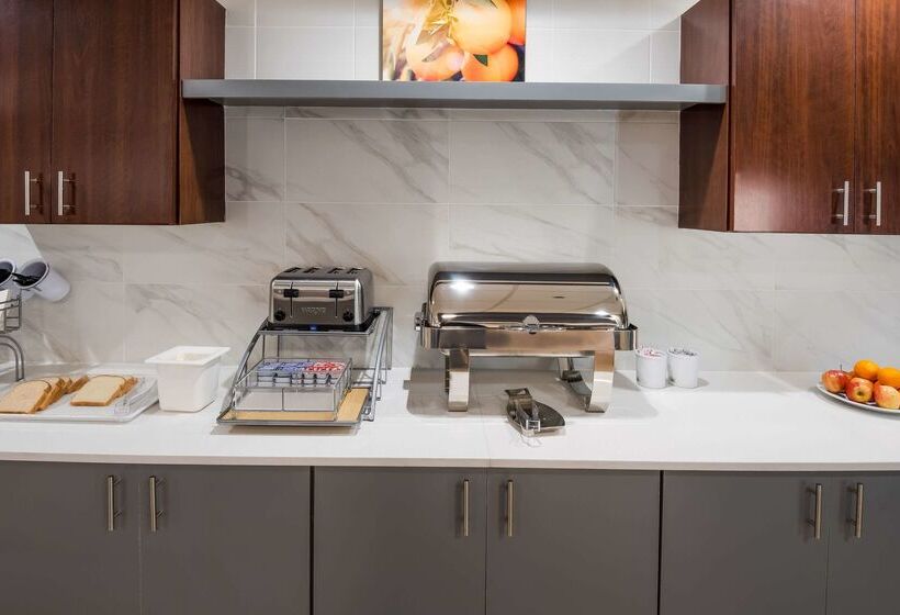 فندق Comfort Inn & Suites Fishers  Indianapolis