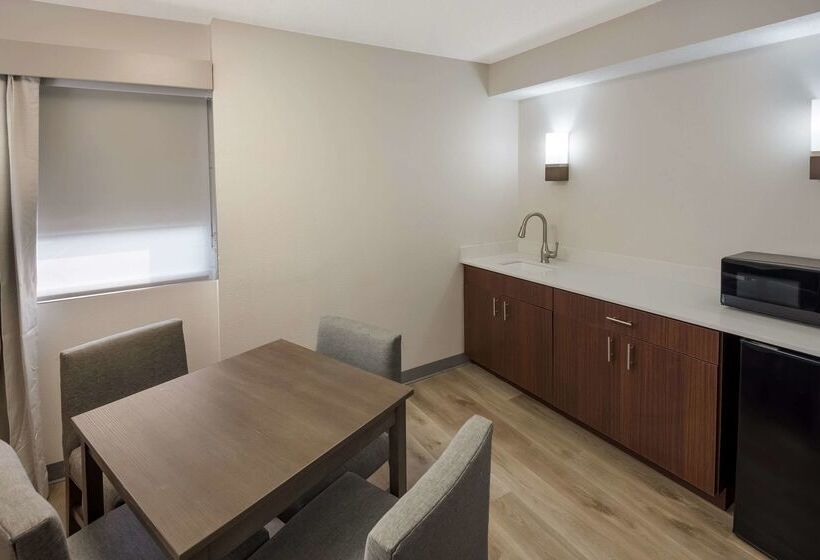 فندق Comfort Inn & Suites Fishers  Indianapolis