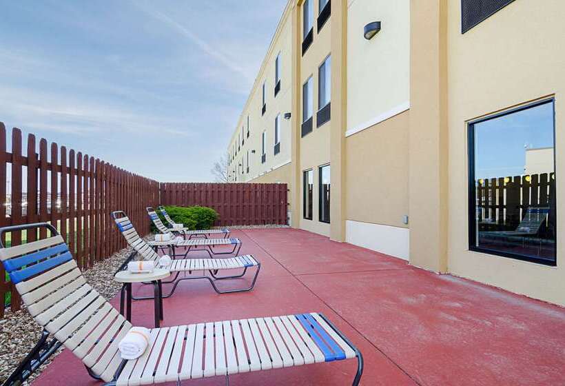 فندق Comfort Inn & Suites