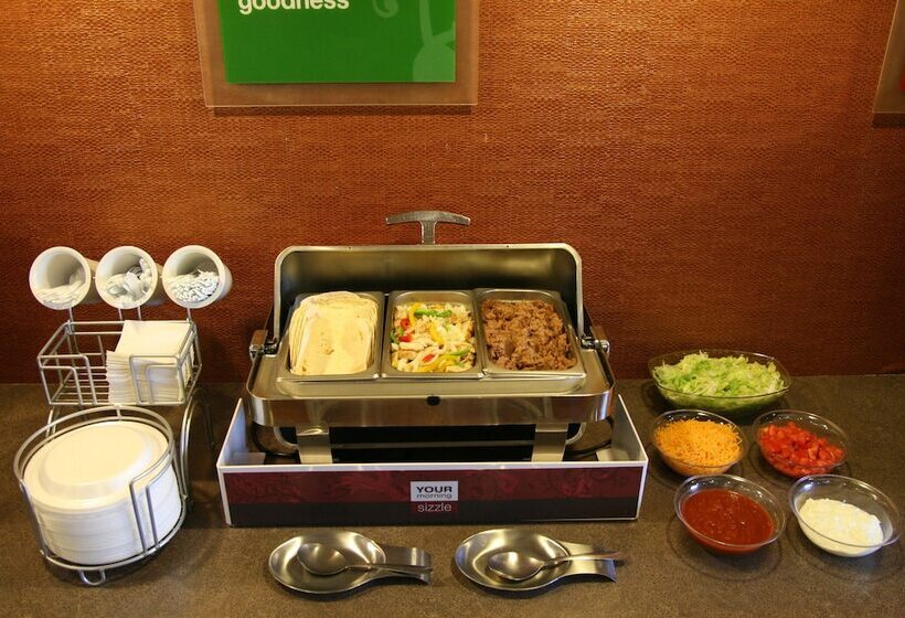 فندق Comfort Inn & Suites