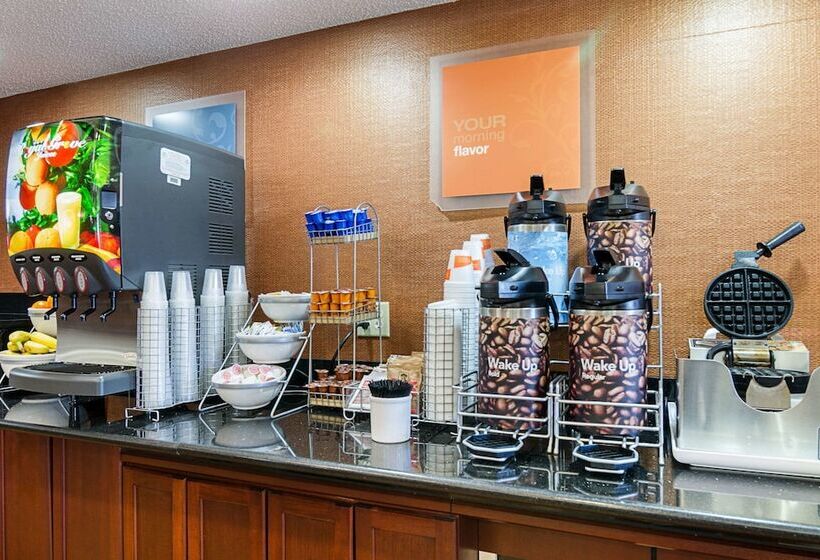 فندق Comfort Inn & Suites