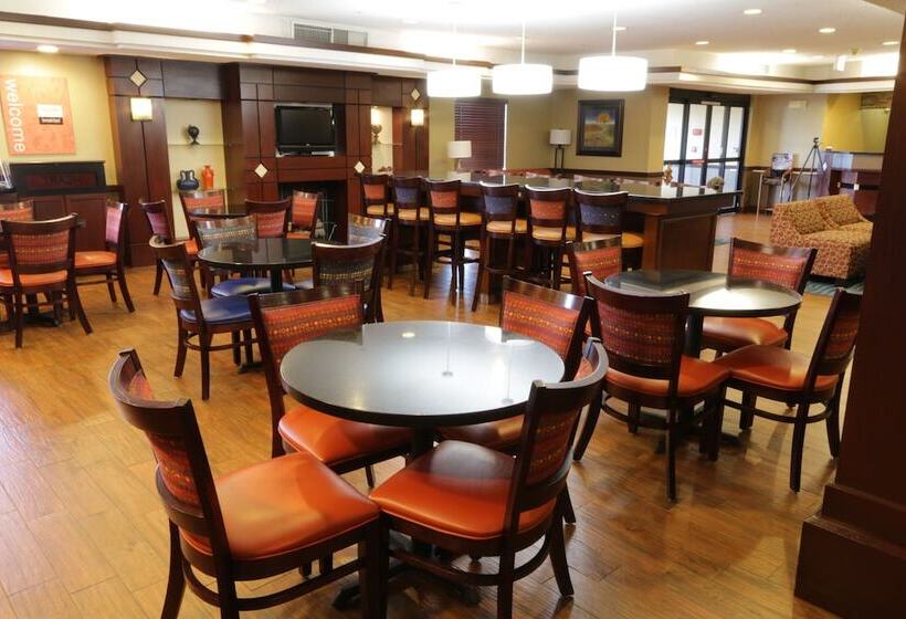 فندق Comfort Inn & Suites