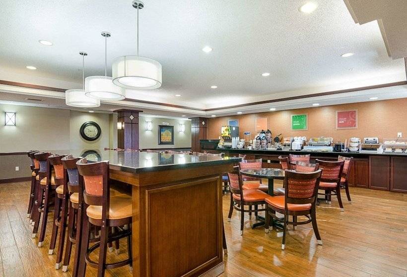 فندق Comfort Inn & Suites