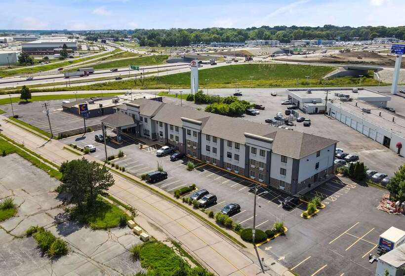 בית מלון כפרי Comfort Inn & Suites St. Louishazelwood