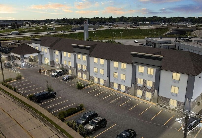 בית מלון כפרי Comfort Inn & Suites St. Louishazelwood