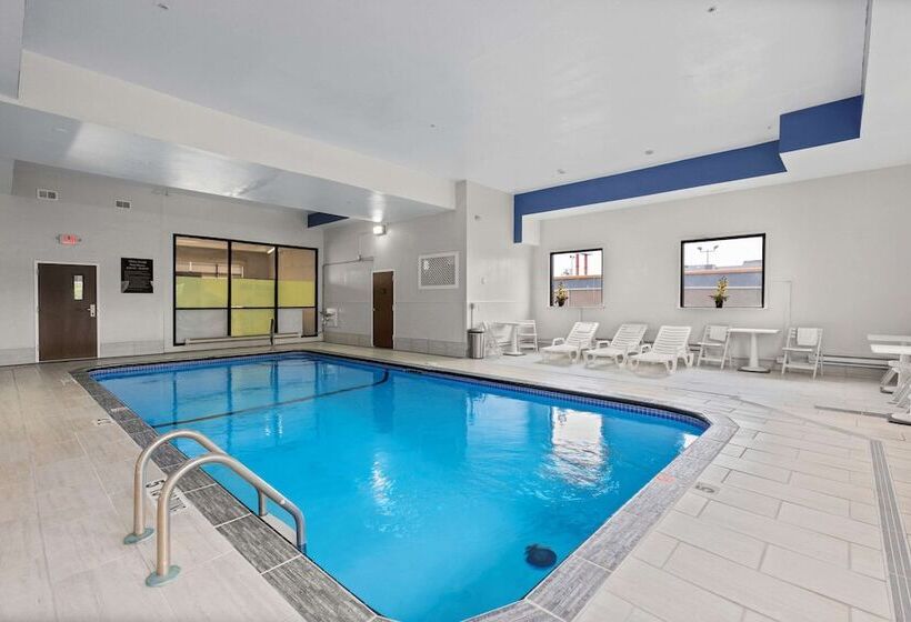 בית מלון כפרי Comfort Inn & Suites St. Louishazelwood