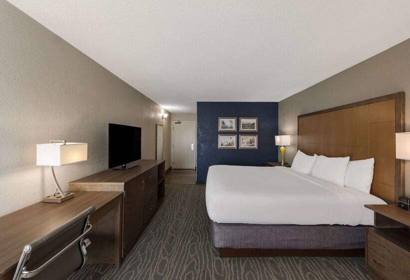 Отель Comfort Inn & Suites Tipp City Dayton North I 75