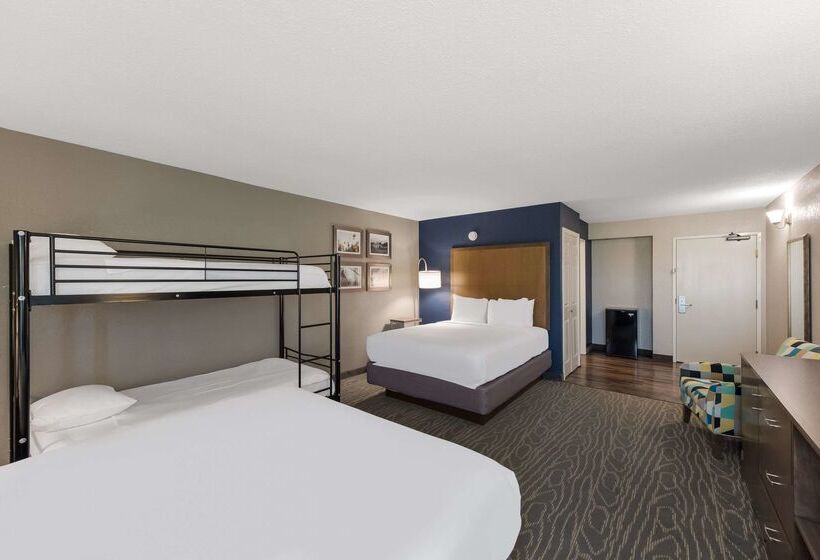 Отель Comfort Inn & Suites Tipp City Dayton North I 75