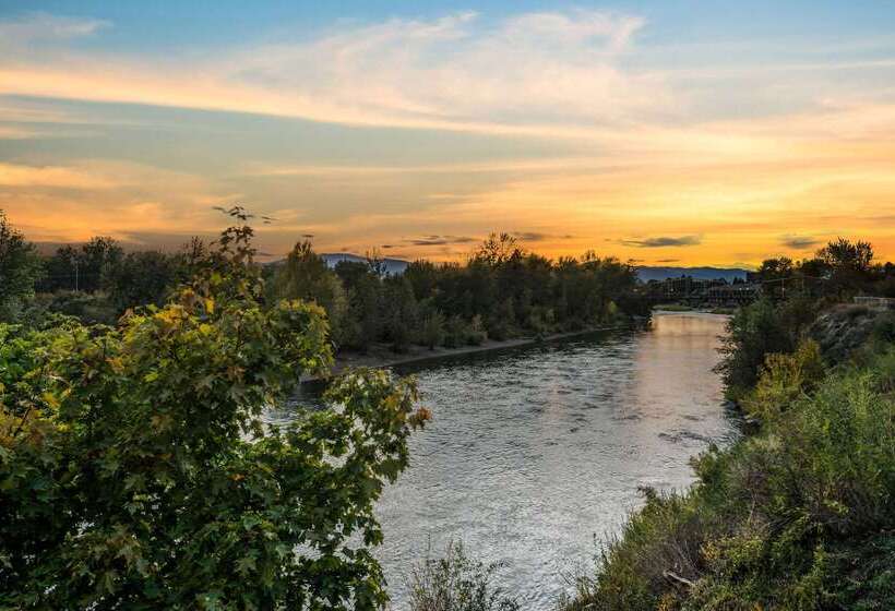 هتل Comfort Inn University