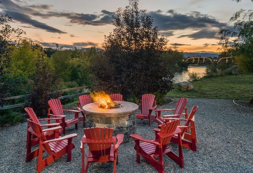 هتل Comfort Inn University