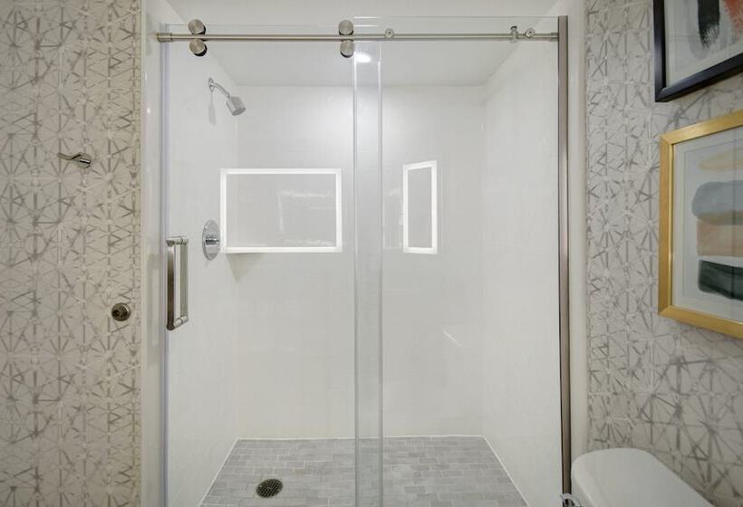 Отель Crowne Plaza Auburn Hills, An Ihg