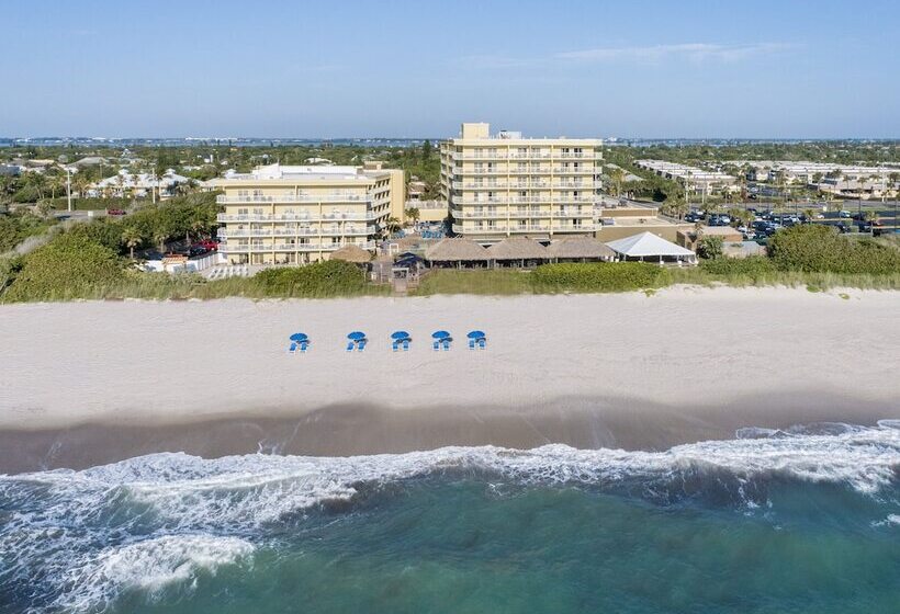 فندق Crowne Plaza Melbourne Oceanfront, An Ihg