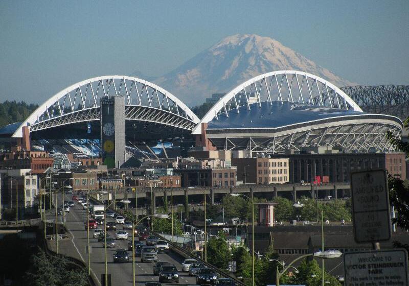 בית מלון כפרי Skybridge Seattle Airport