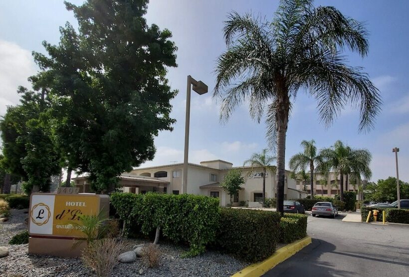 호텔 D Lins Ontario Airport