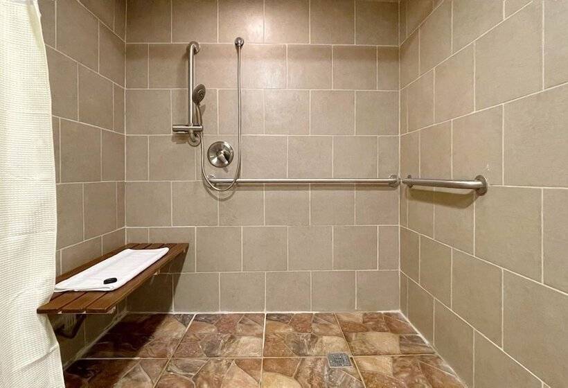 호텔 D Lins Ontario Airport