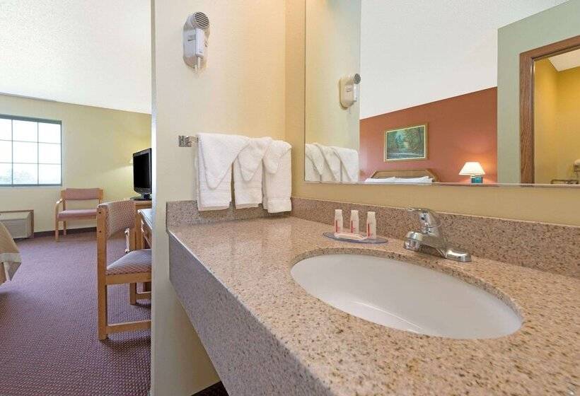 Отель Days Inn By Wyndham Cameron