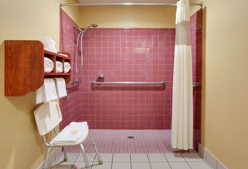 Отель Days Inn By Wyndham Fairfield