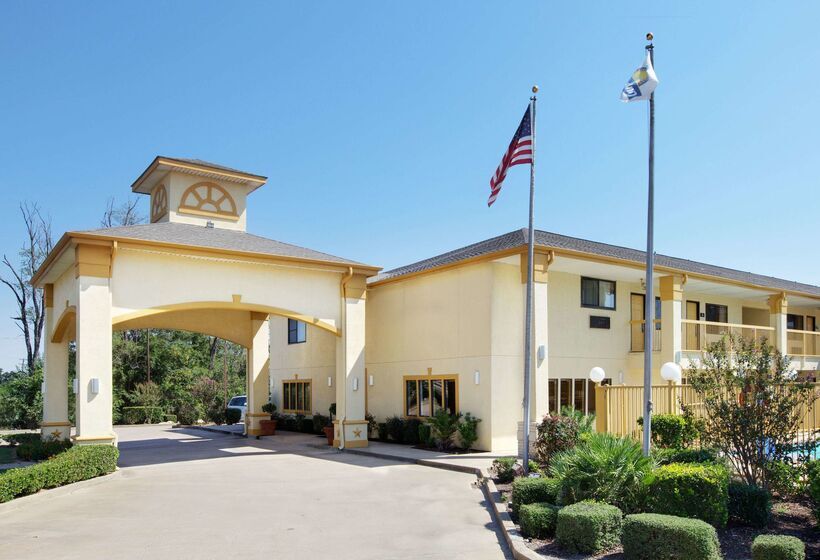 Отель Days Inn By Wyndham Fairfield