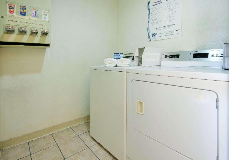 호텔 Days Inn By Wyndham Fairfield