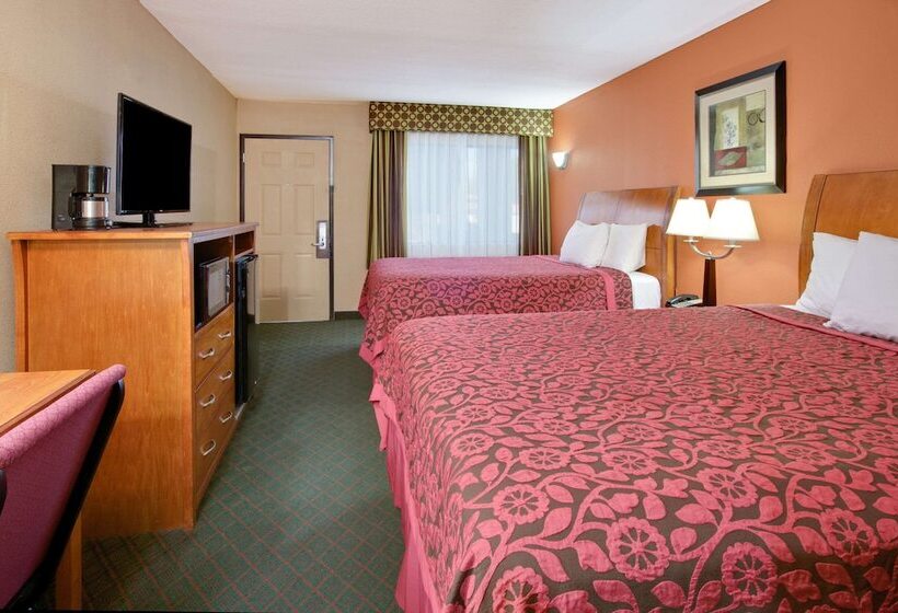 Отель Days Inn By Wyndham Fairfield