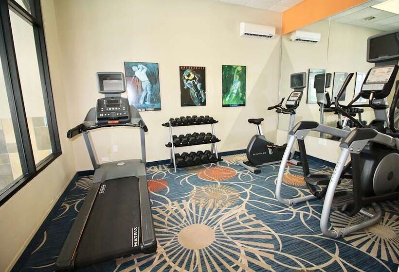 هتل Stay Suites Formerly Known As Days Inn & Suites By Wyndham La Crosse Onalaska
