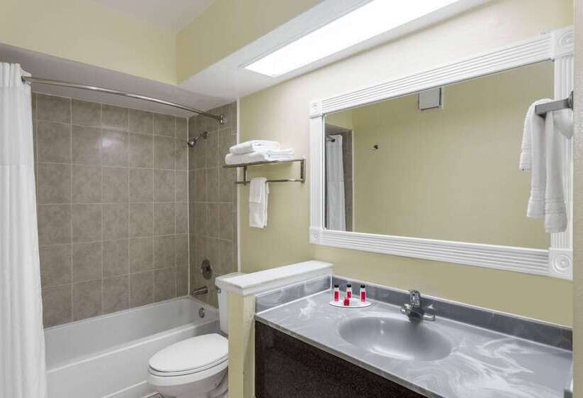 فندق Days Inn & Suites By Wyndham Port Richey