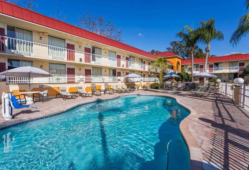 فندق Days Inn & Suites By Wyndham Port Richey