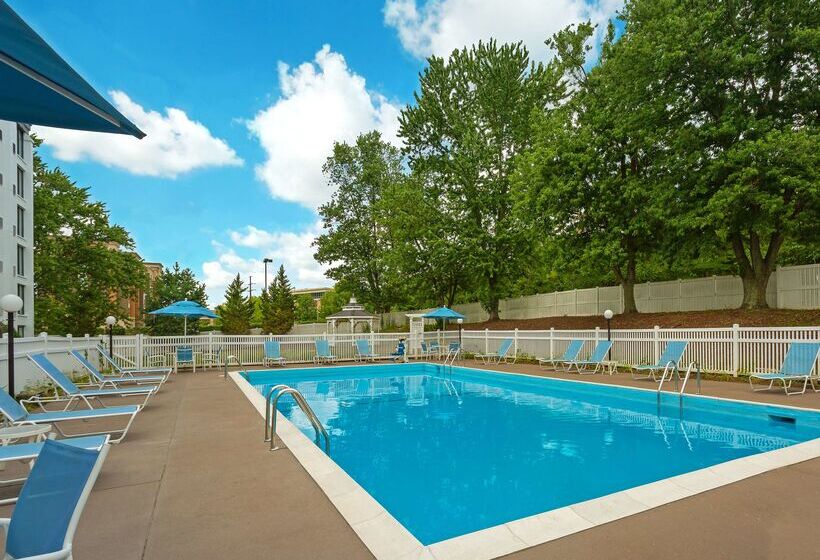 호텔 Doubletree By Hilton Washington Meadow Lands Casino Area
