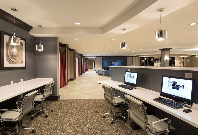בית מלון כפרי Doubletree By Hilton Schenectady Downtown