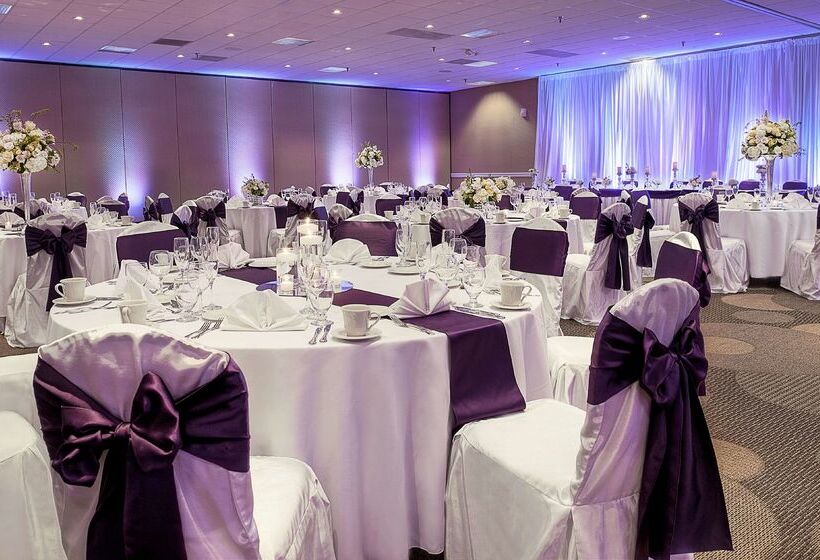 ホテル Doubletree By Hilton St. Louis Westport