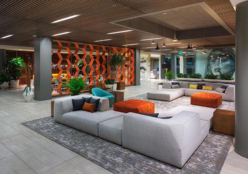 فندق Eastlund, Best Western Premier Collection