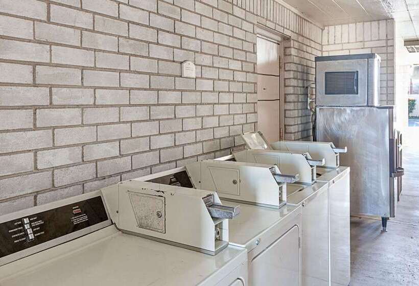 فندق Econo Lodge Downtown South