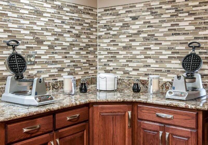 فندق Econo Lodge