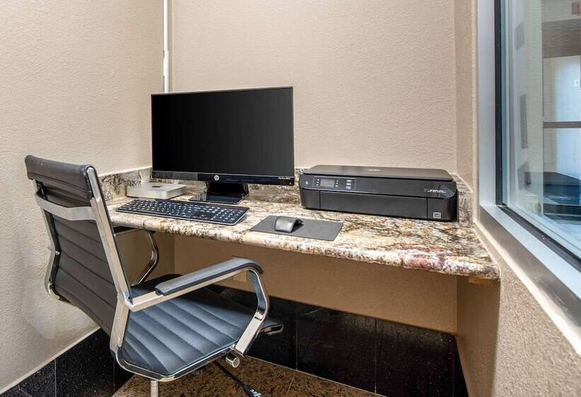 فندق Econo Lodge