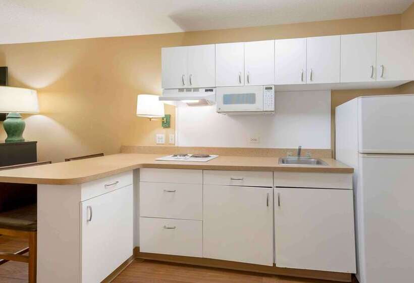 هتل Extended Stay America Suites  Chicago  Schaumburg  Convention Center