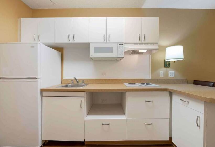 هتل Extended Stay America Suites  Chicago  Schaumburg  Convention Center