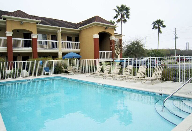 בית מלון כפרי Extended Stay America Suites  Clearwater  Carillon Park