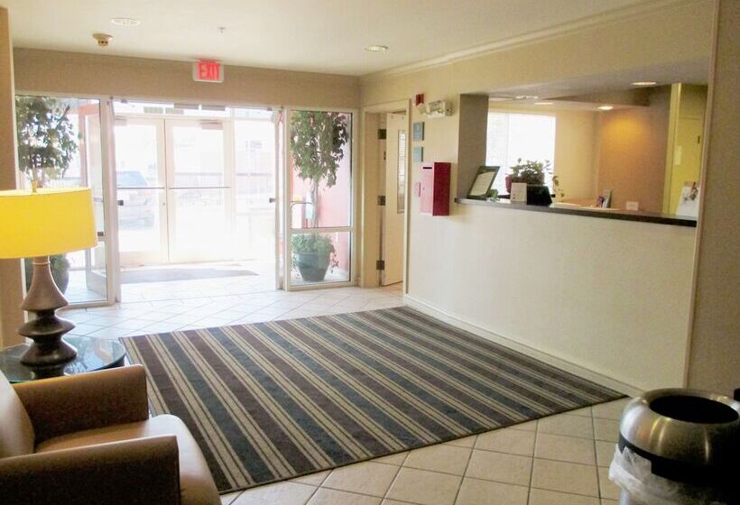 فندق Extended Stay America Suites  Kansas City  Country Club Plaza